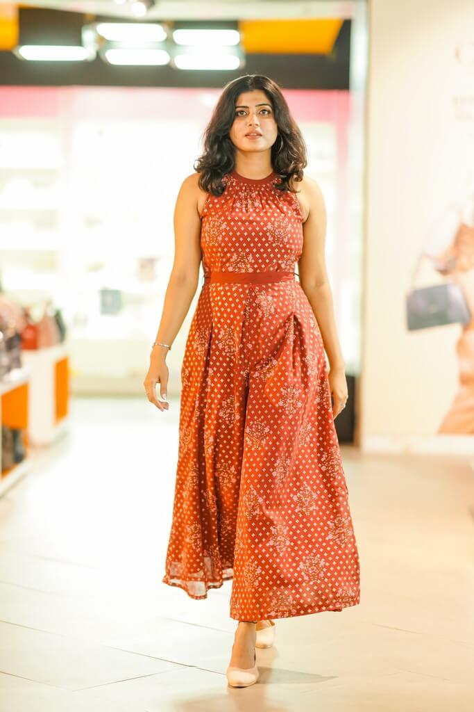 JD Institute Cochin Student Showing their Modelling Skills5