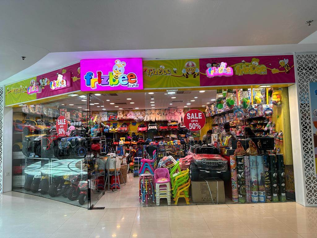 Visual Merchandising Store Visits to Oberon Mall by Diploma in Fashion Design students ADM