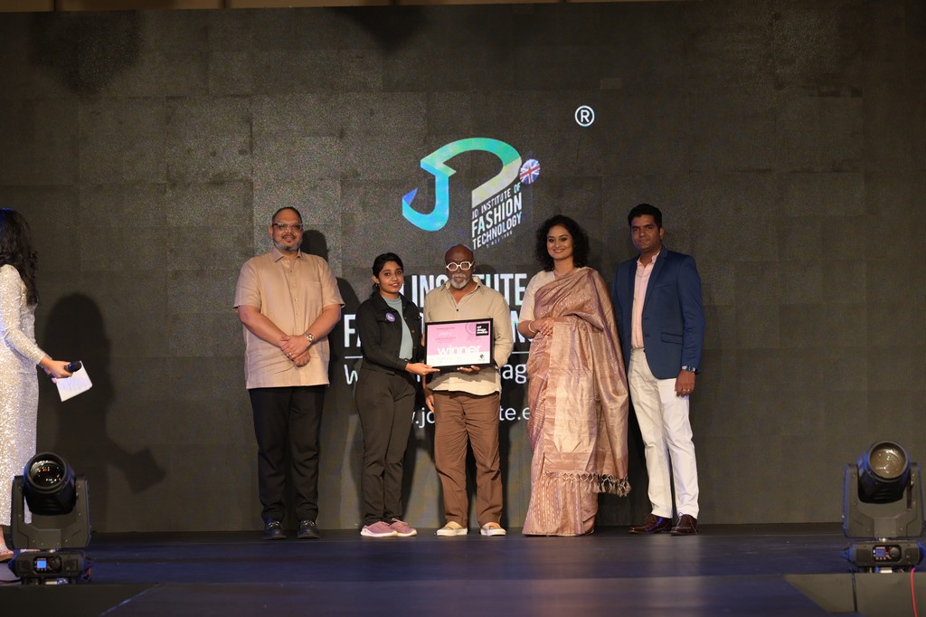 Idukki Carousel A Tribute to Rotating Interiors Academy of Design and Management ()